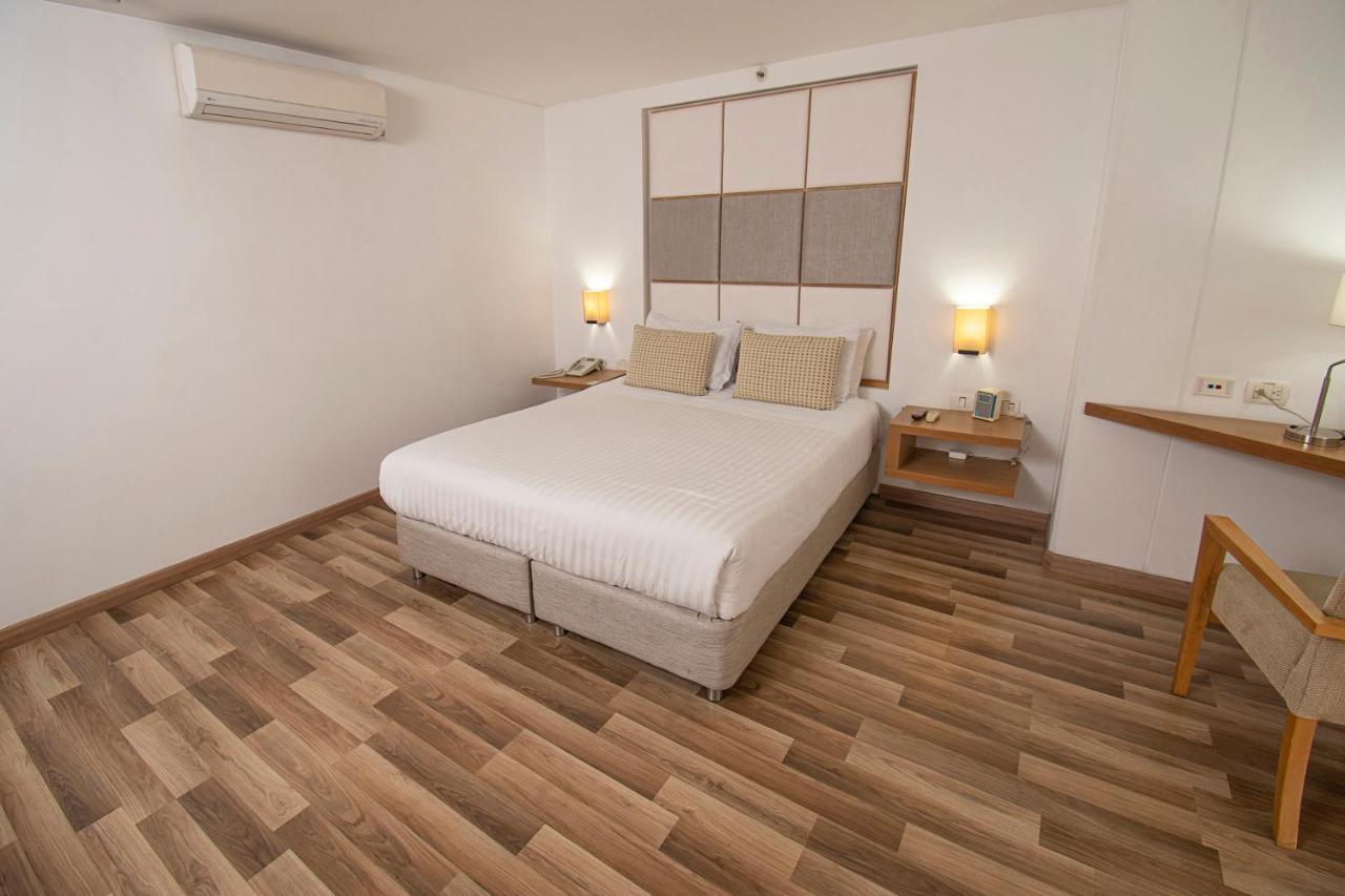 Hotel Cosmos קאלי מראה חיצוני תמונה