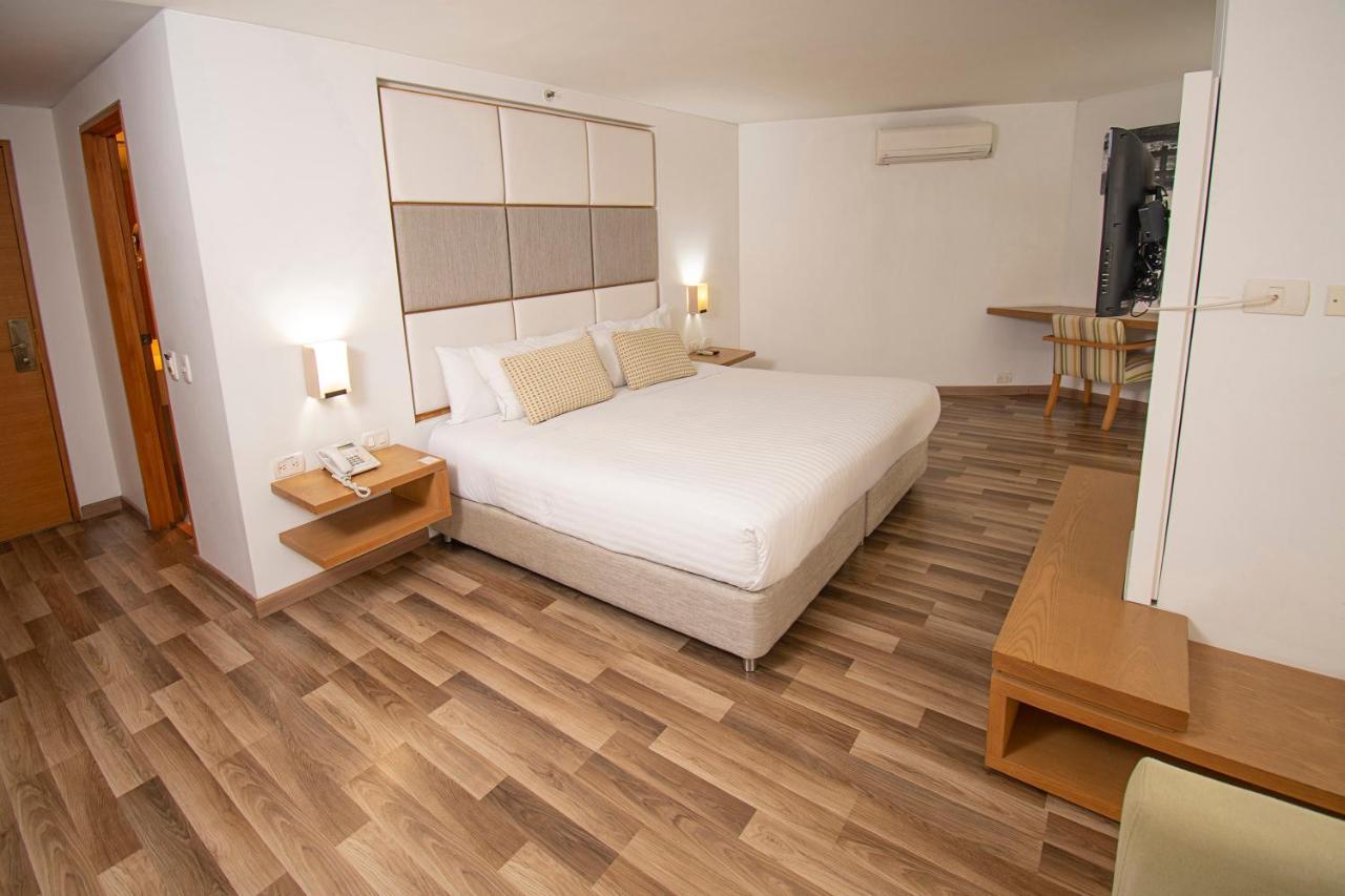Hotel Cosmos קאלי מראה חיצוני תמונה
