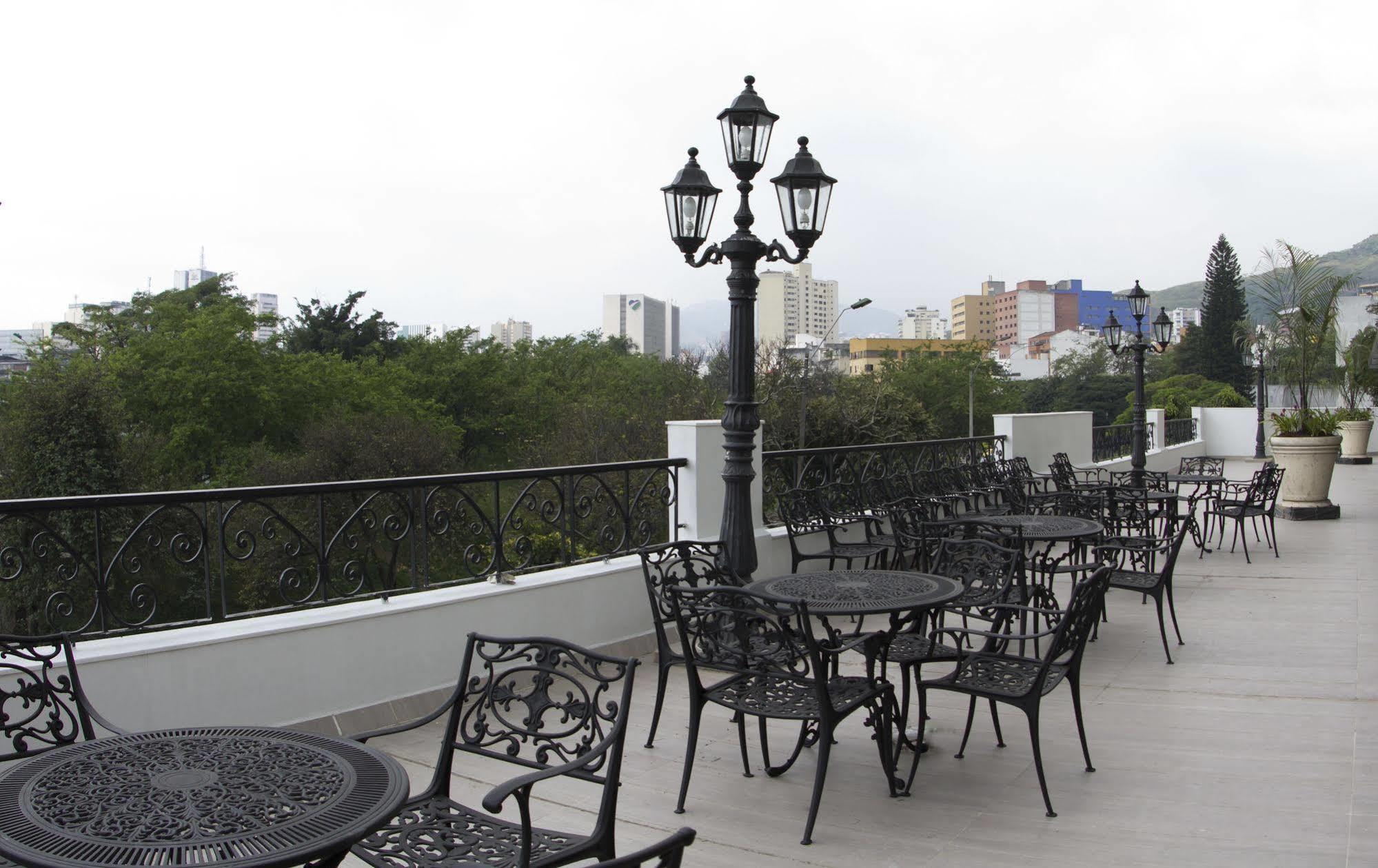 Hotel Cosmos קאלי מראה חיצוני תמונה