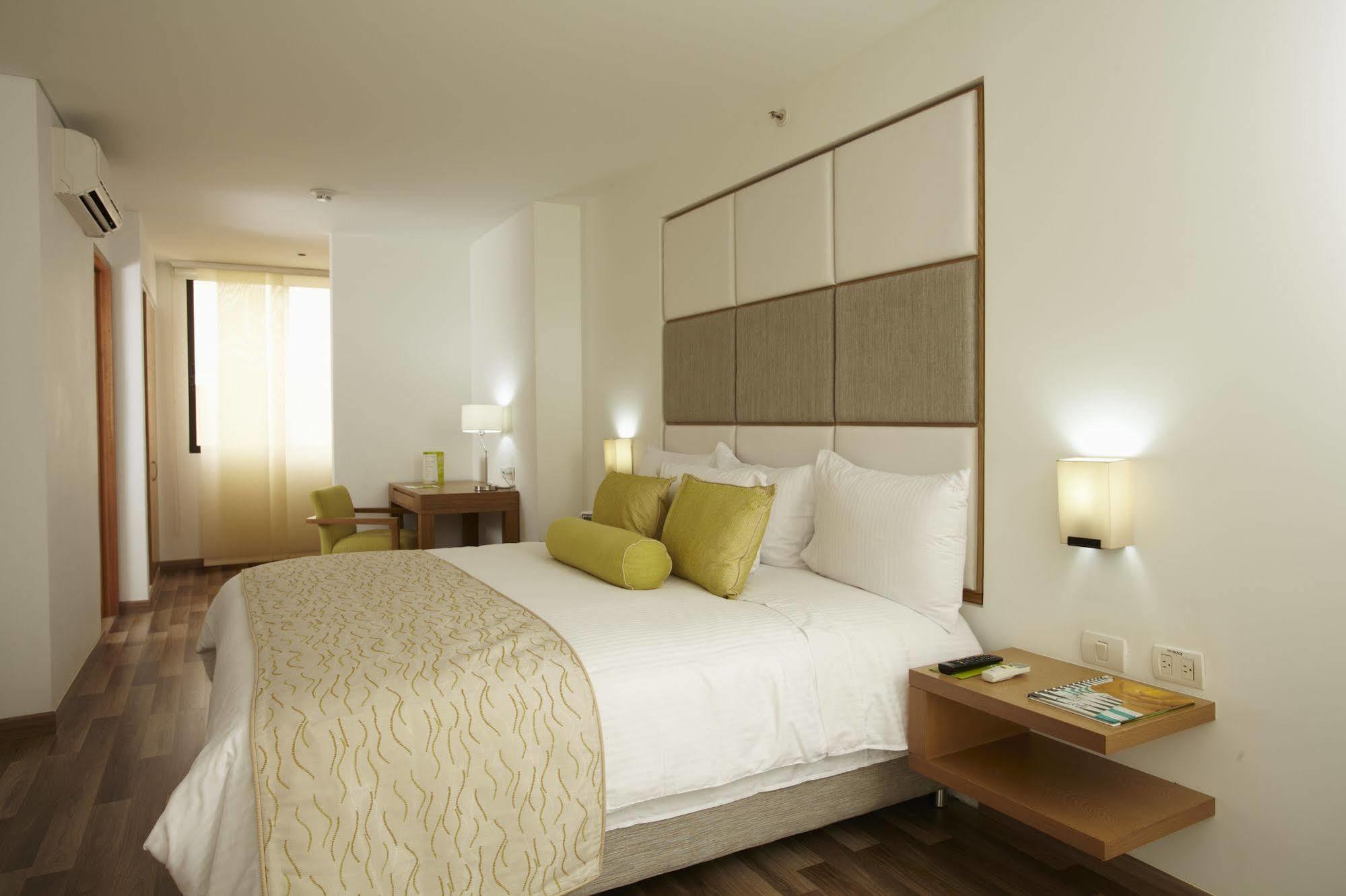 Hotel Cosmos קאלי מראה חיצוני תמונה